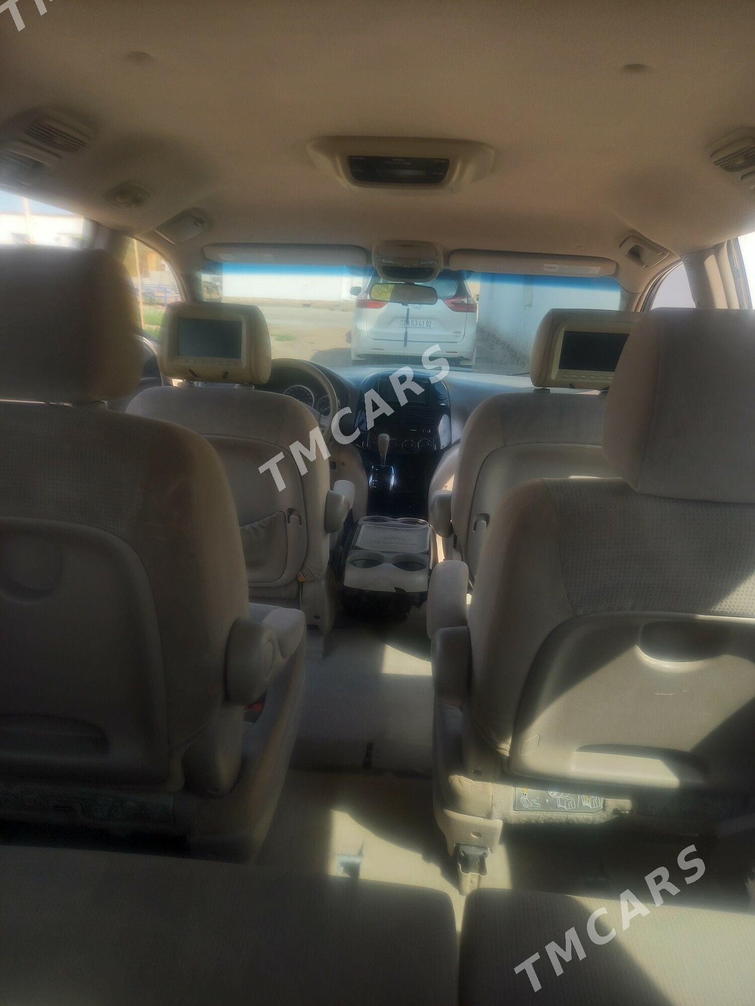 Toyota Sienna 2004 - 230 000 TMT - Дашогуз - img 2