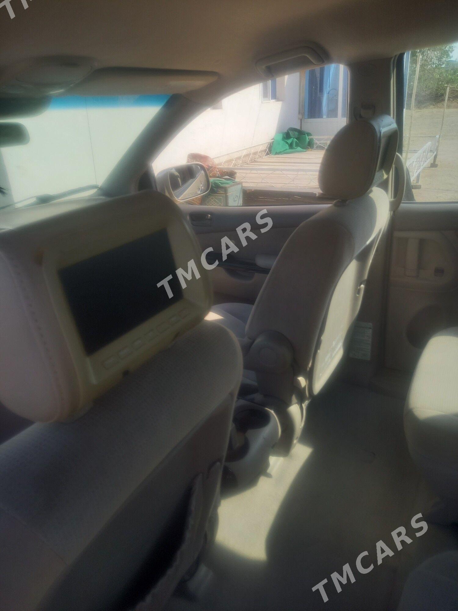 Toyota Sienna 2004 - 230 000 TMT - Дашогуз - img 3