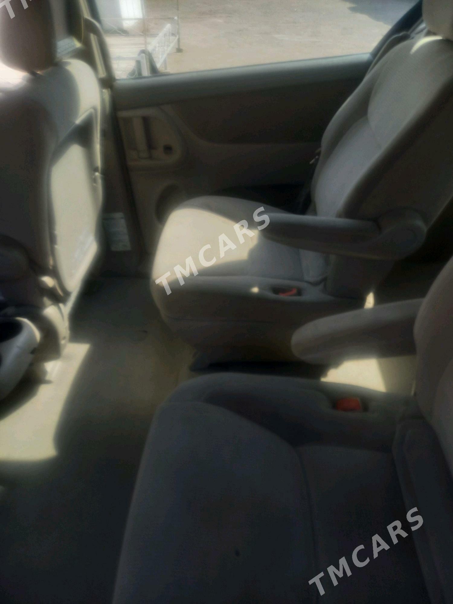 Toyota Sienna 2004 - 230 000 TMT - Дашогуз - img 6
