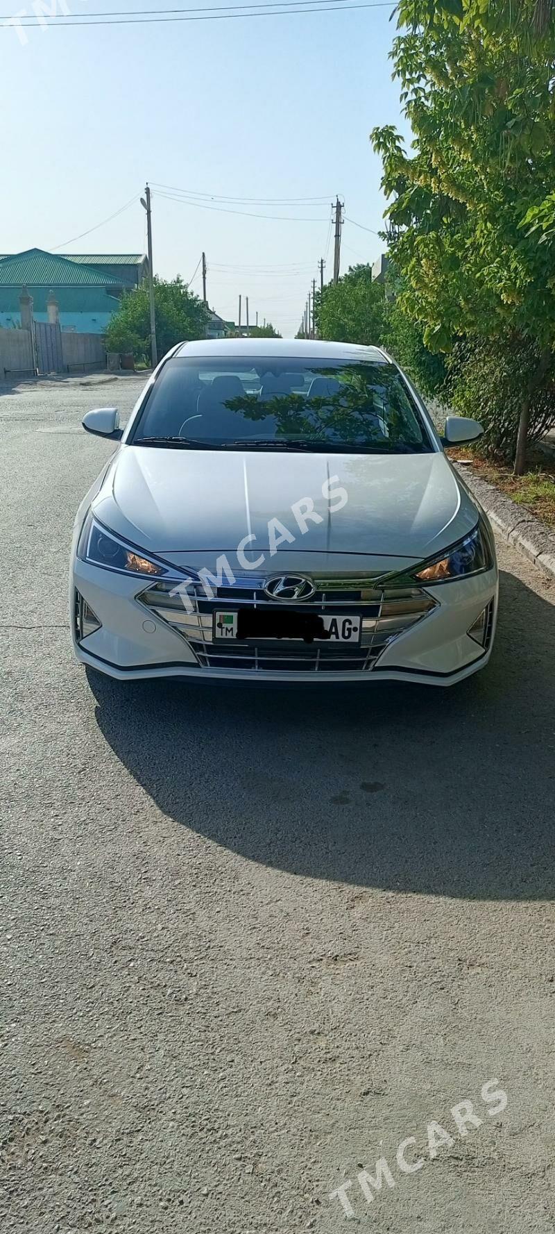 Hyundai Elantra 2019 - 225 000 TMT - Бузмеин - img 3