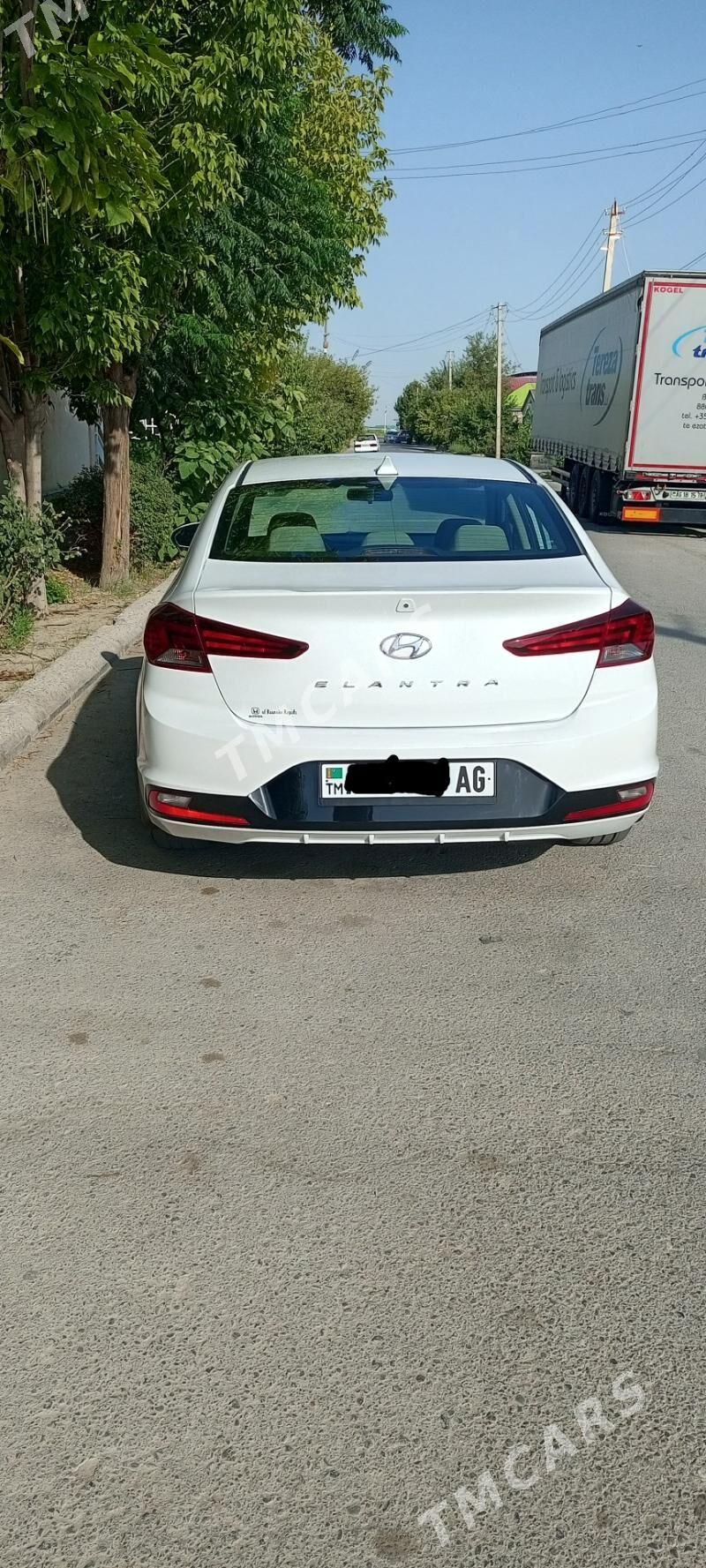 Hyundai Elantra 2019 - 225 000 TMT - Бузмеин - img 2