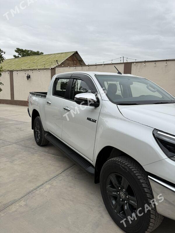 Toyota Hilux 2025 - 690 500 TMT - Aşgabat - img 2