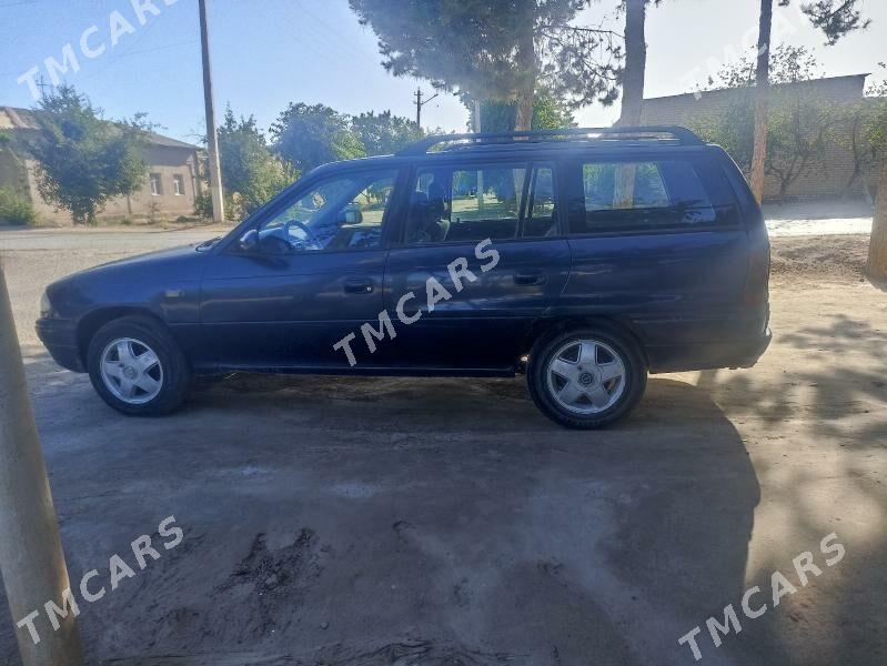 Opel Astra 1996 - 33 000 TMT - Саят - img 2