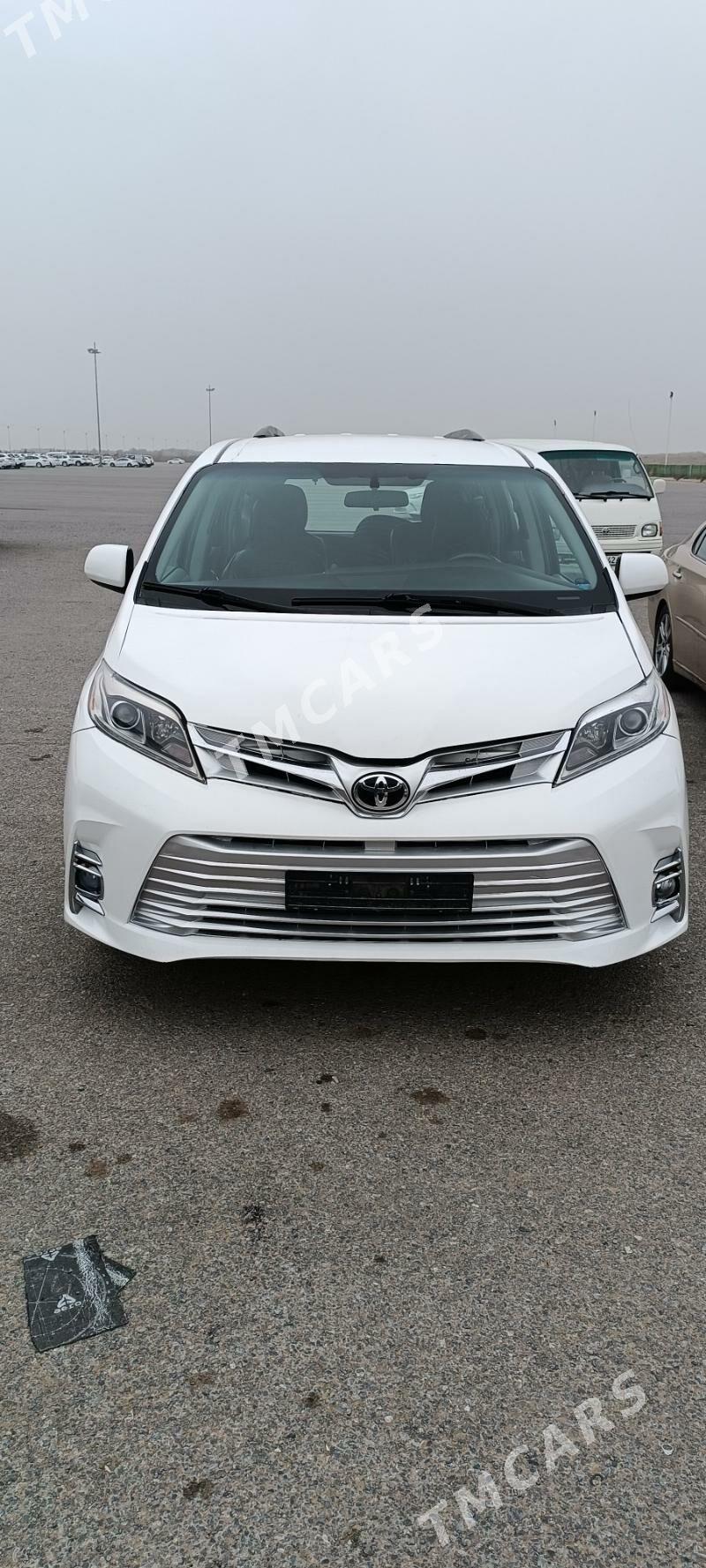 Toyota Sienna 2016 - 325 000 TMT - Койтендаг - img 2
