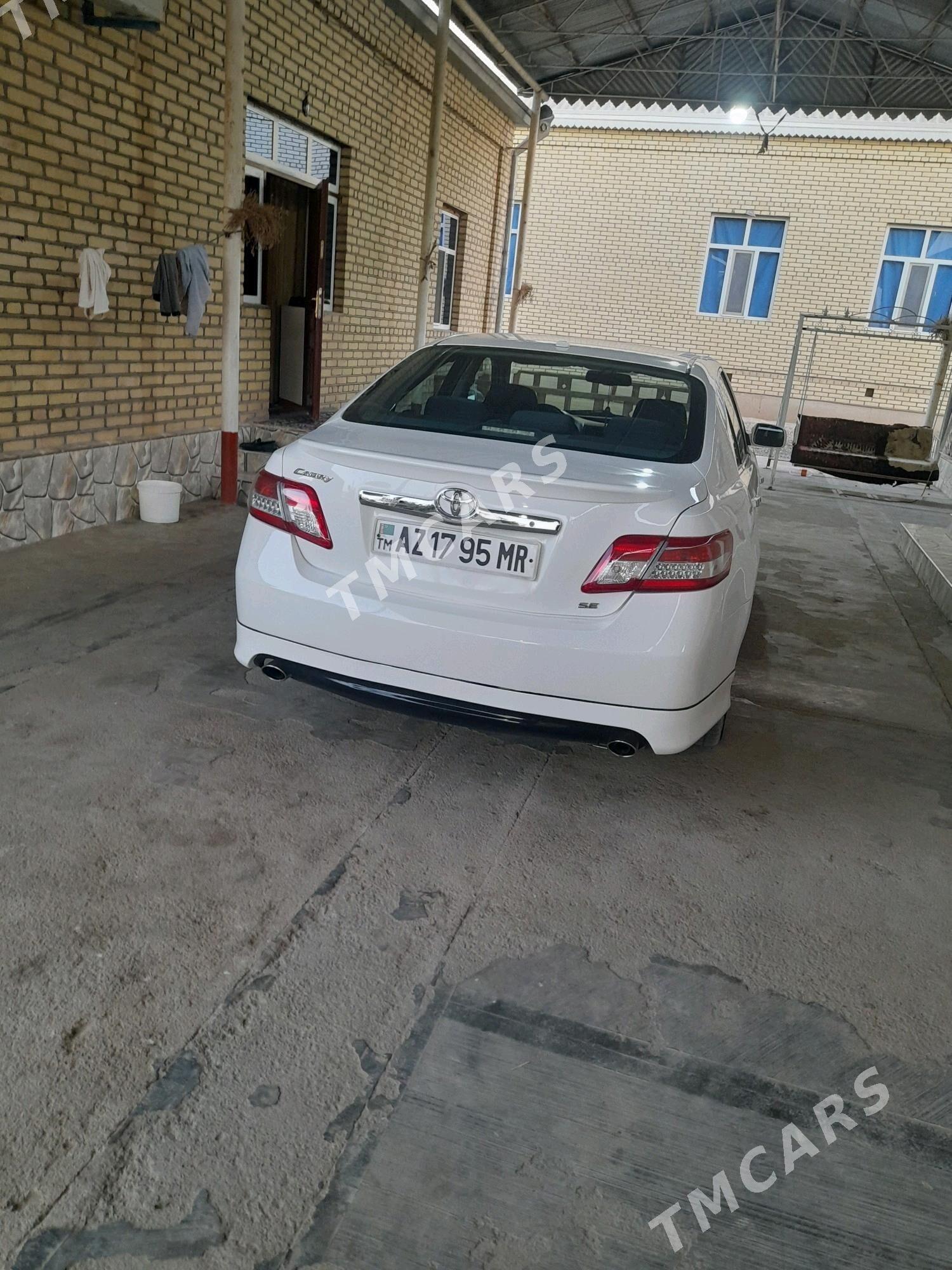 Toyota Camry 2010 - 190 000 TMT - Мары - img 4