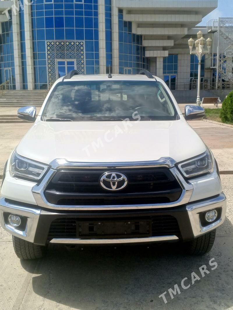 Toyota Hilux 2024 - 835 000 TMT - Podwoýski köç. (Bitarap Türkmenistan şaýoly) - img 2
