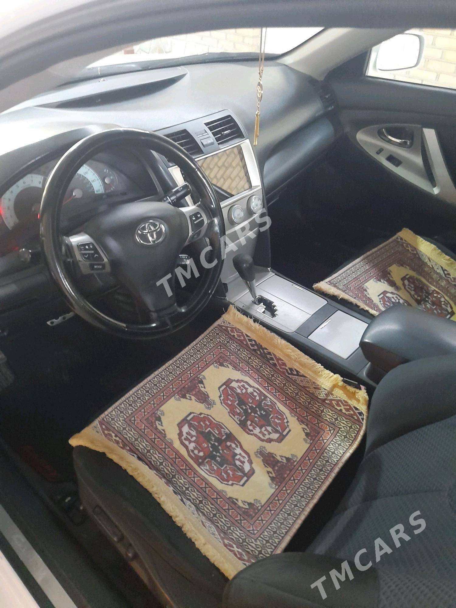 Toyota Camry 2010 - 190 000 TMT - Мары - img 5
