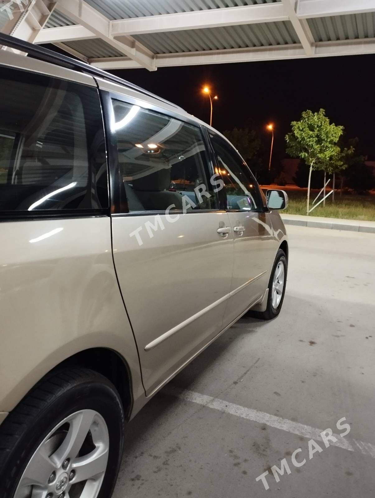 Toyota Sienna 2004 - 190 000 TMT - Балканабат - img 2