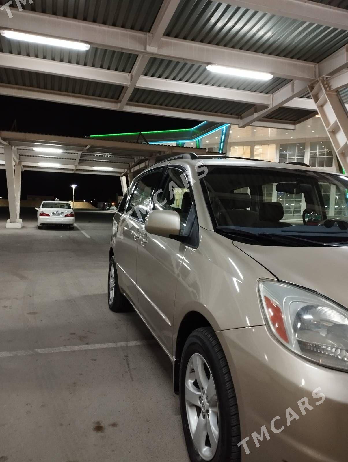 Toyota Sienna 2004 - 190 000 TMT - Балканабат - img 3