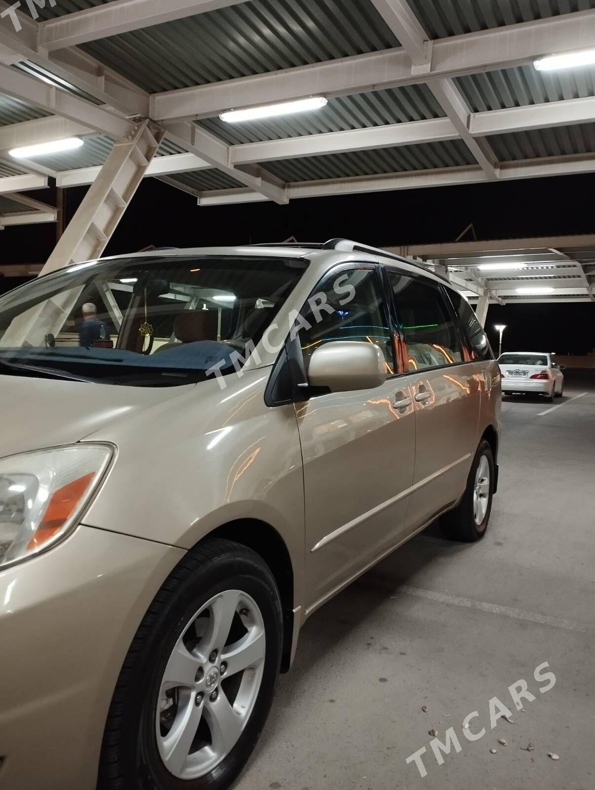 Toyota Sienna 2004 - 190 000 TMT - Балканабат - img 5