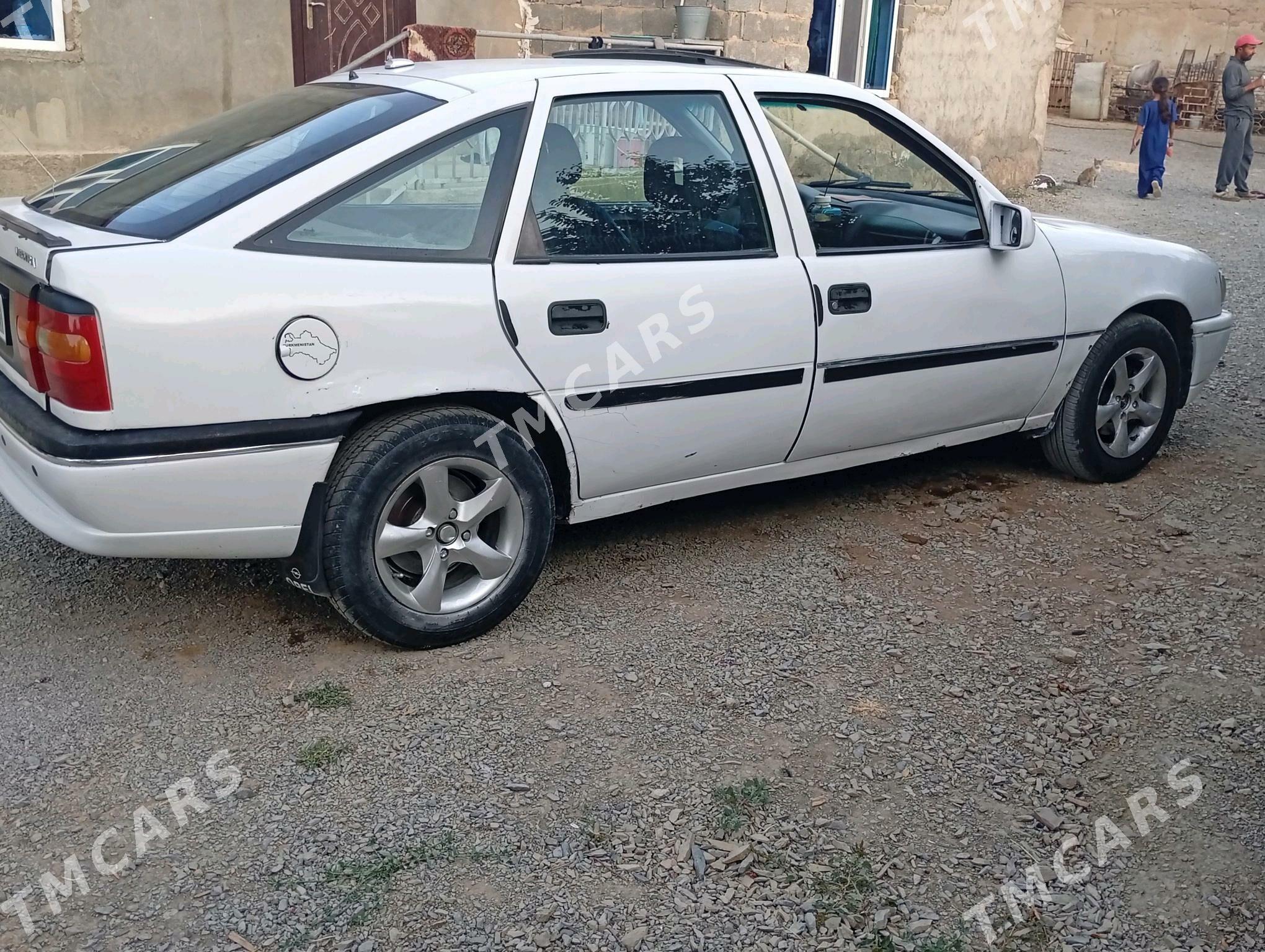 Opel Vectra 1992 - 28 000 TMT - Bäherden - img 3