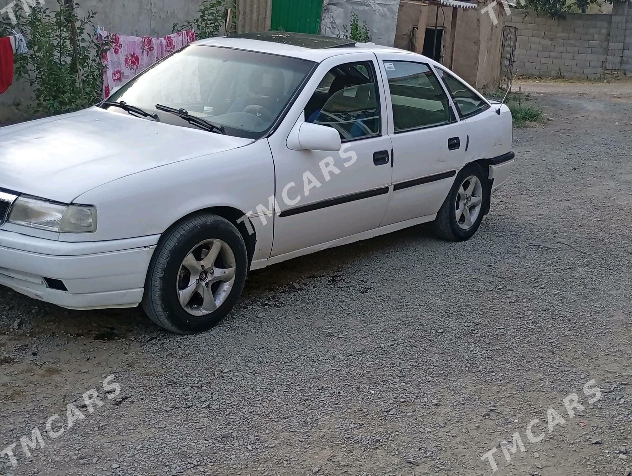 Opel Vectra 1992 - 28 000 TMT - Bäherden - img 4