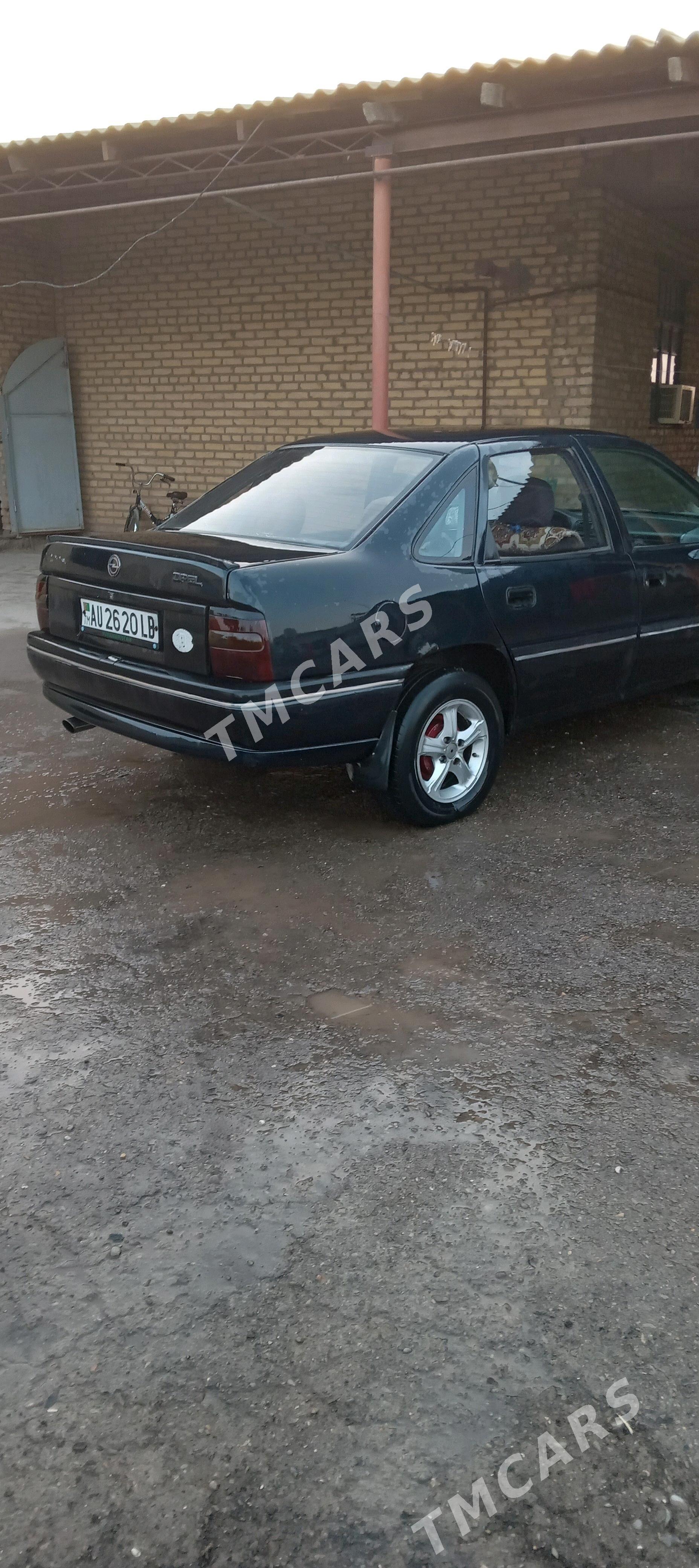 Opel Vectra 1990 - 25 000 TMT - Дянев - img 4