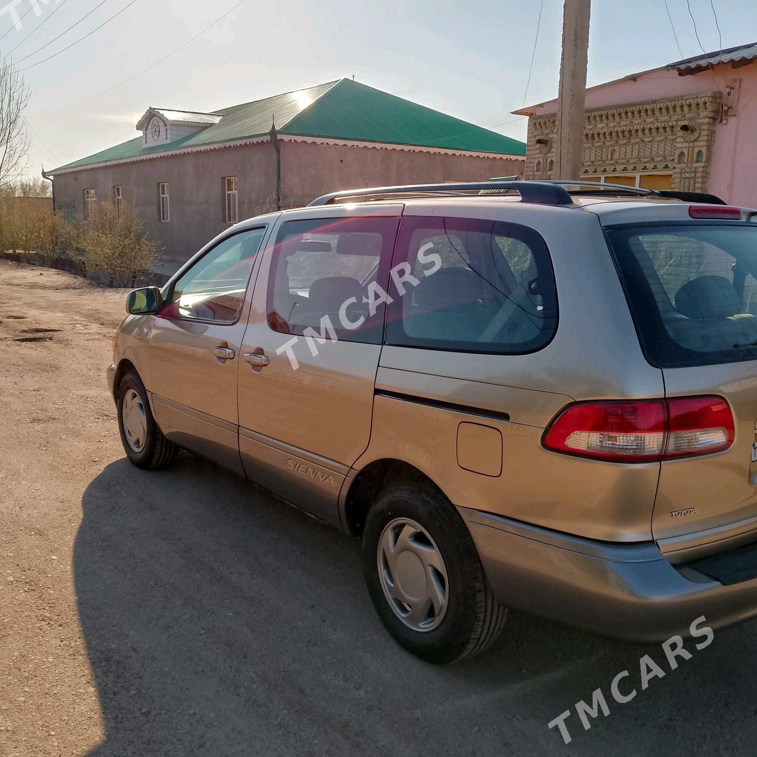 Toyota Sienna 2002 - 150 000 TMT - Gubadag - img 5