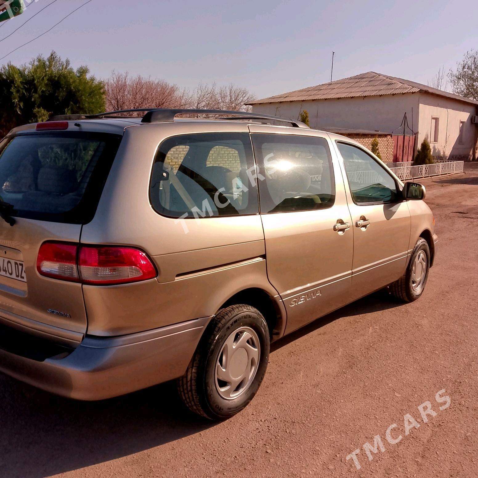 Toyota Sienna 2002 - 150 000 TMT - Gubadag - img 4
