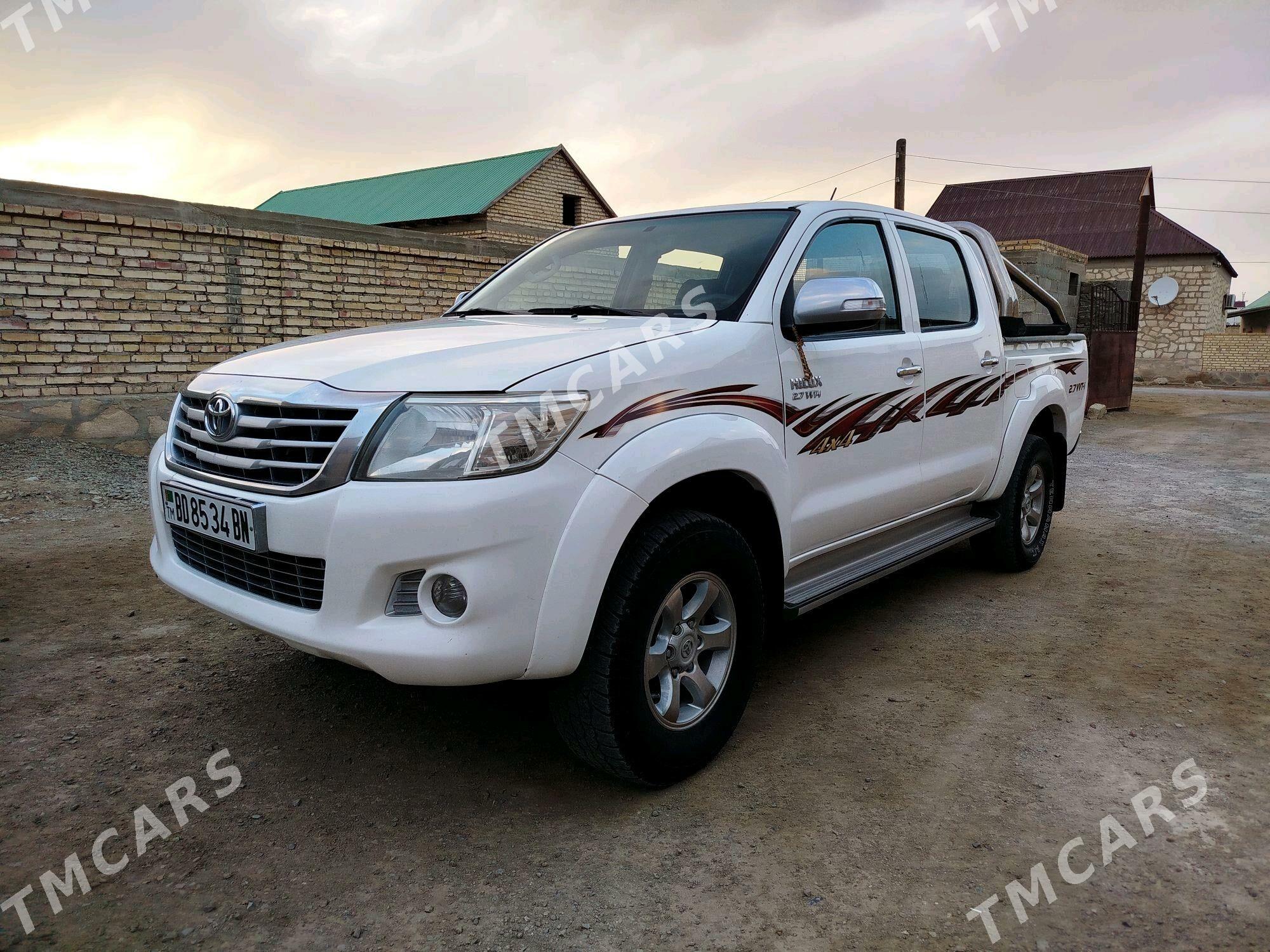 Toyota Hilux 2014 - 400 000 TMT - Bereket - img 2