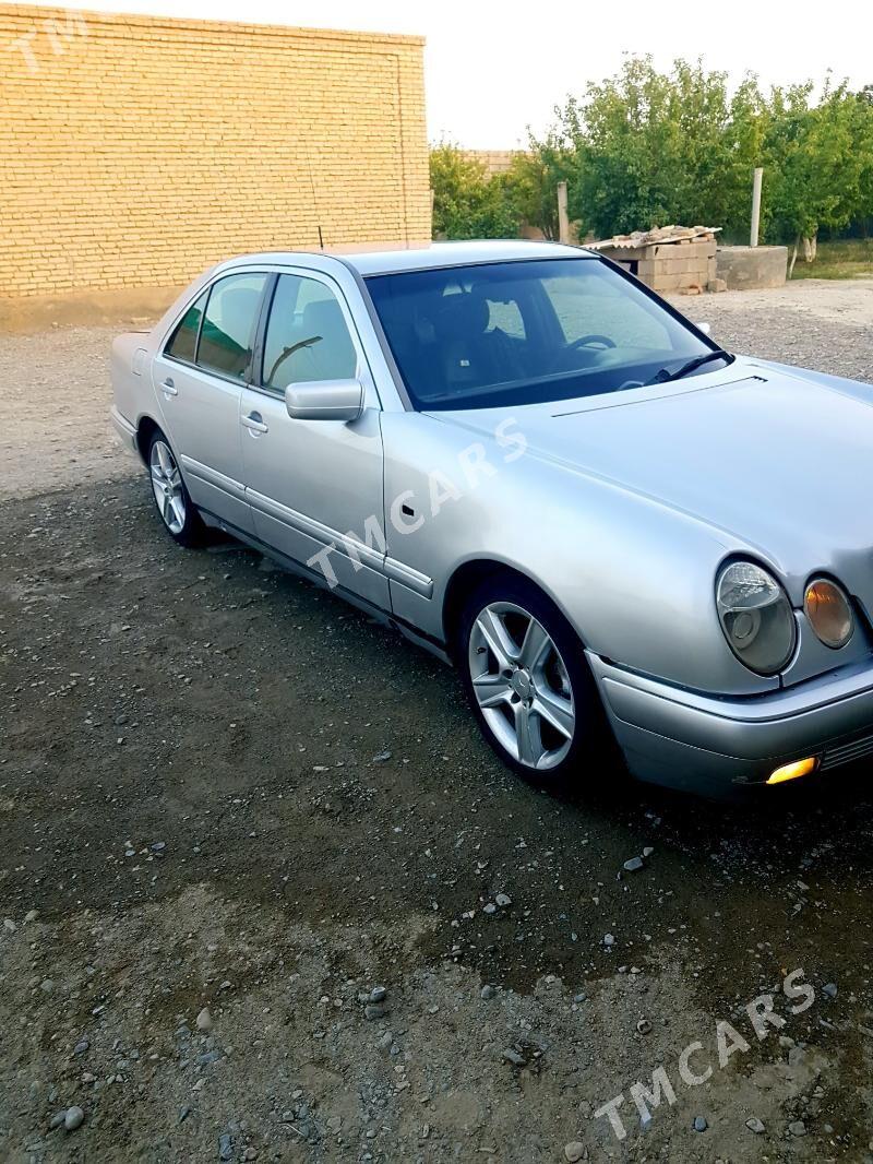 Mercedes-Benz C320 1996 - 53 000 TMT - Bäherden - img 2