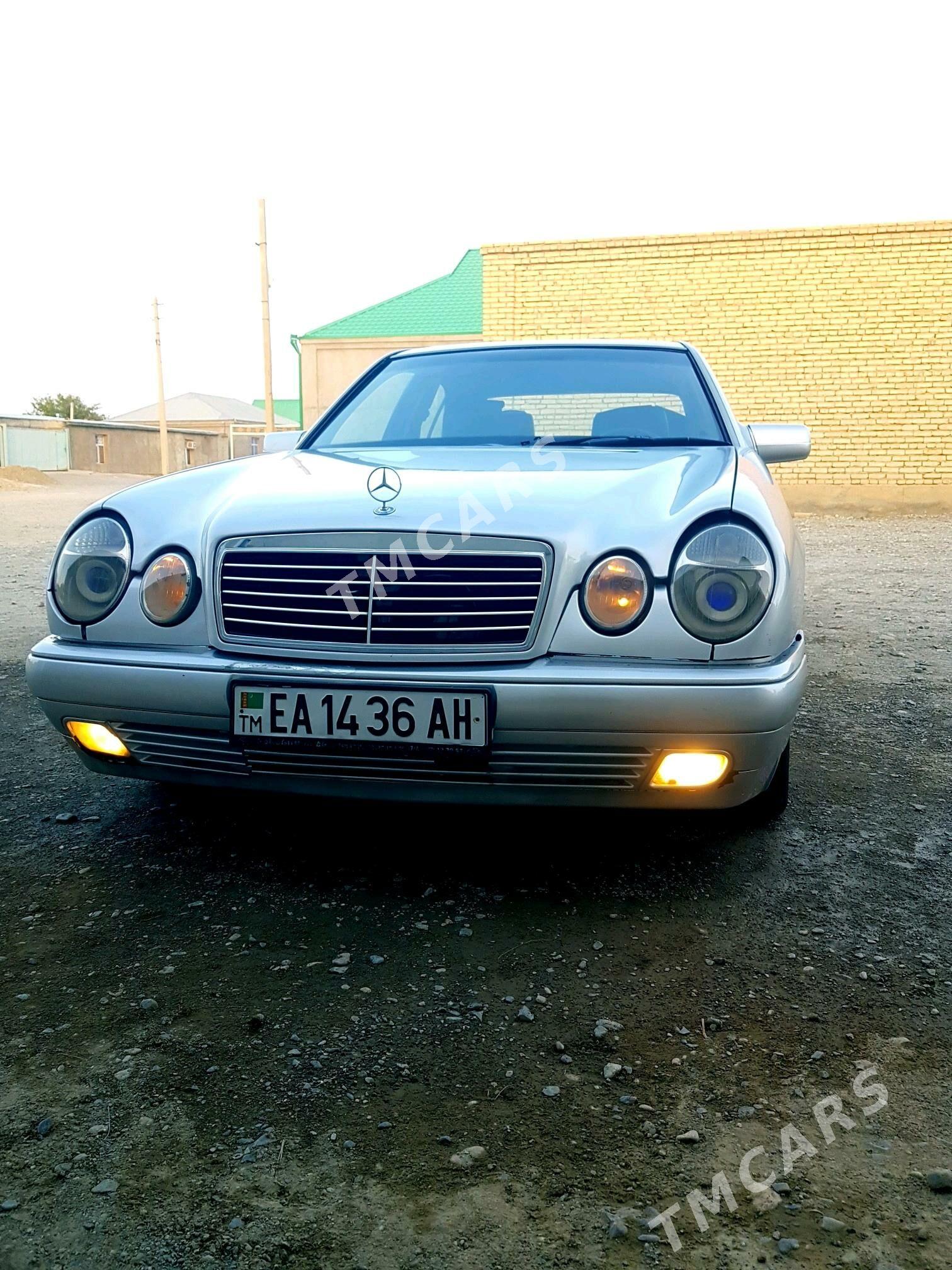 Mercedes-Benz C320 1996 - 53 000 TMT - Bäherden - img 3