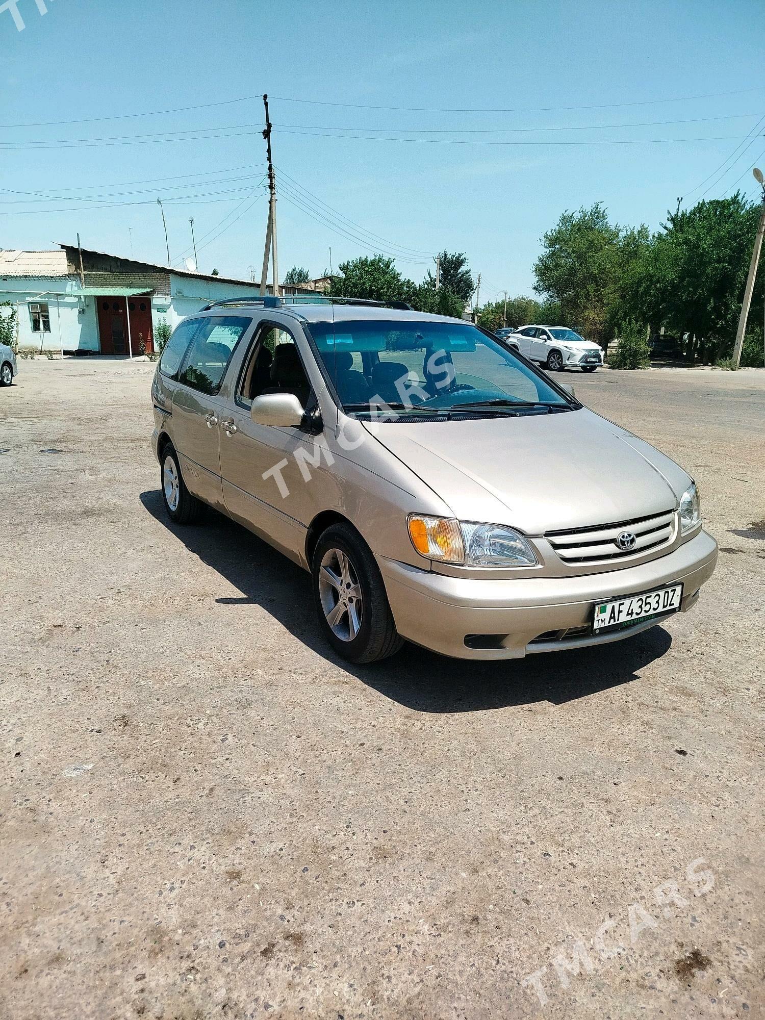 Toyota Sienna 2000 - 126 000 TMT - Daşoguz - img 4