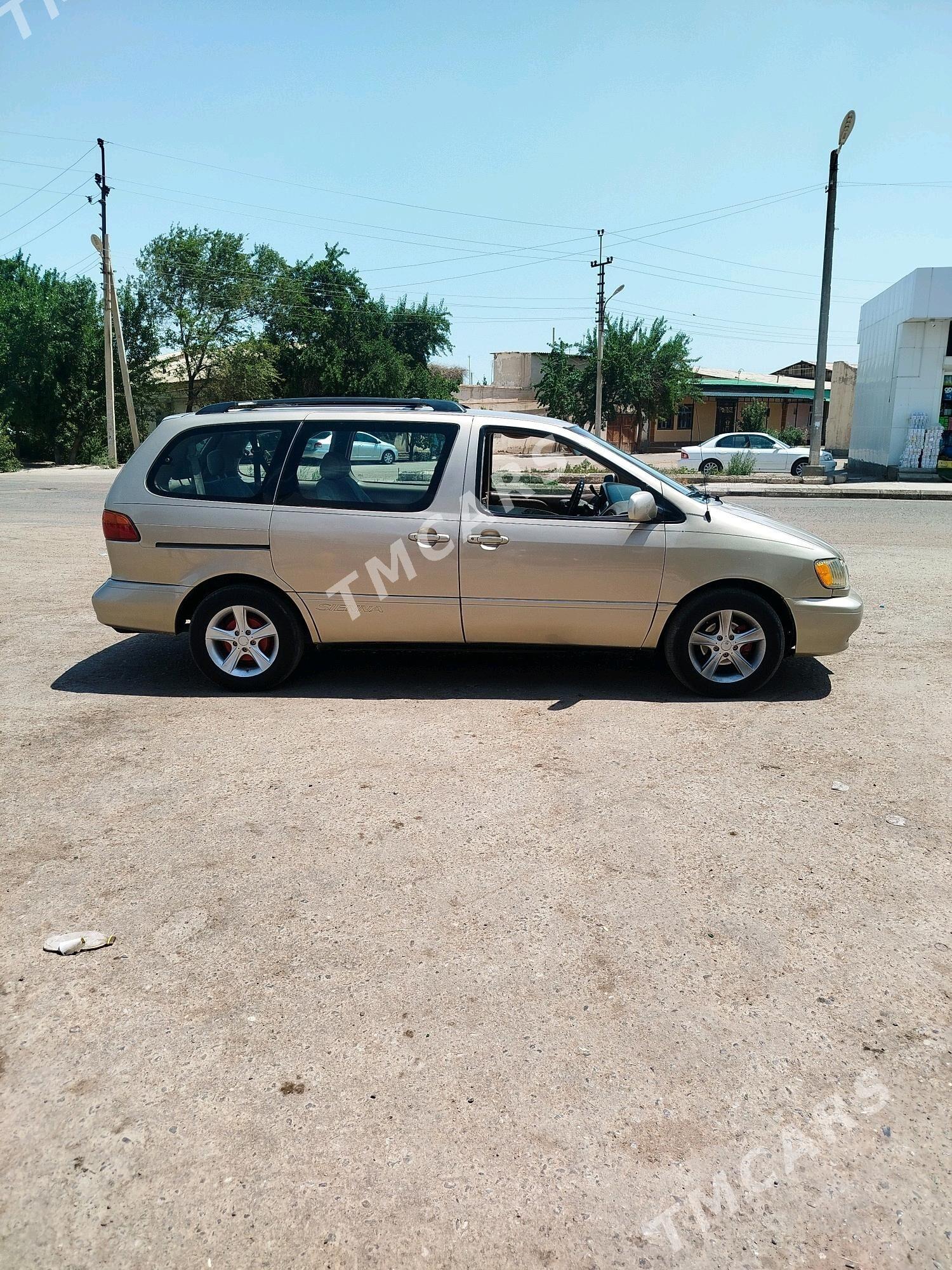 Toyota Sienna 2000 - 126 000 TMT - Daşoguz - img 5