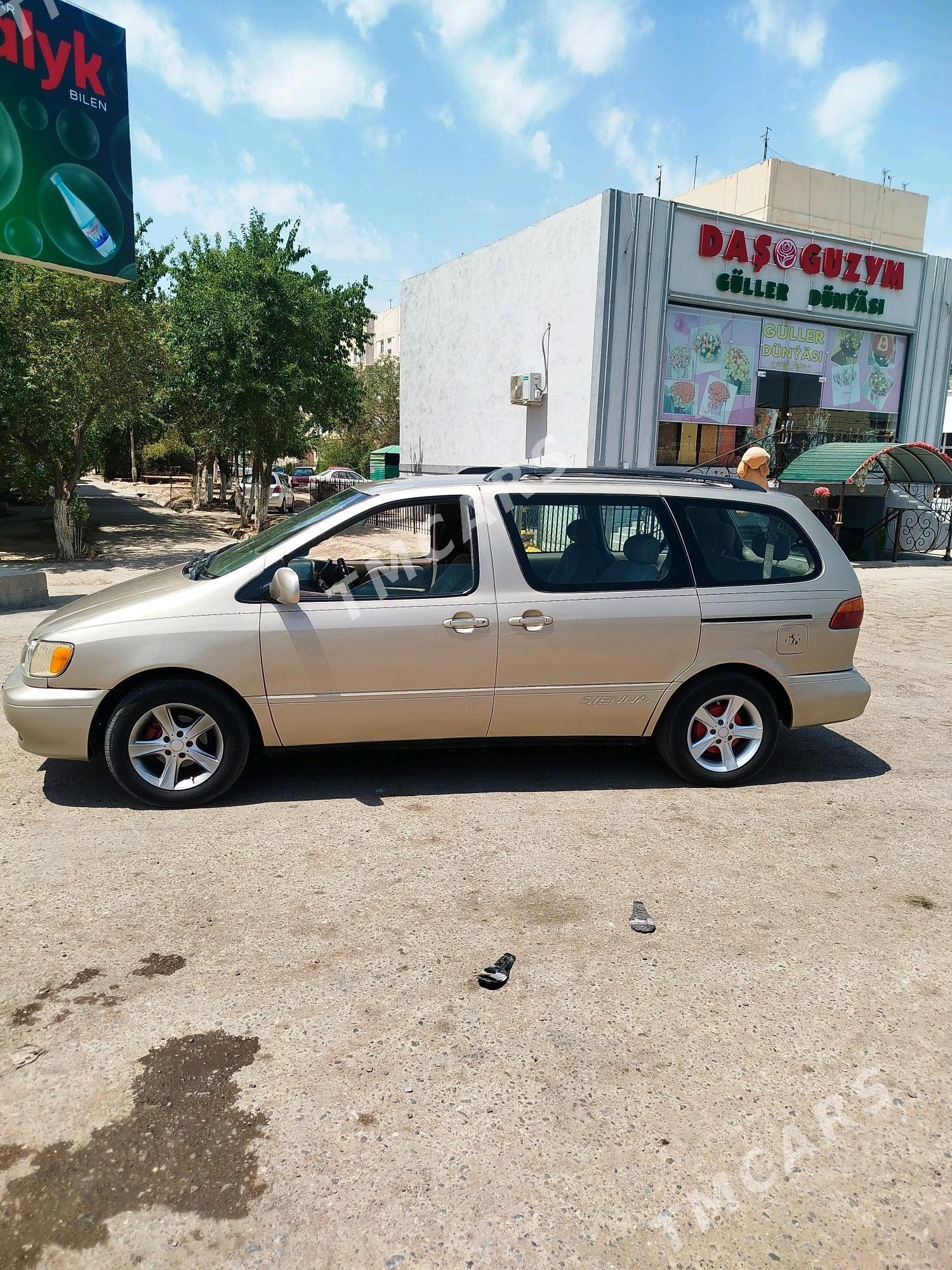 Toyota Sienna 2000 - 126 000 TMT - Daşoguz - img 6