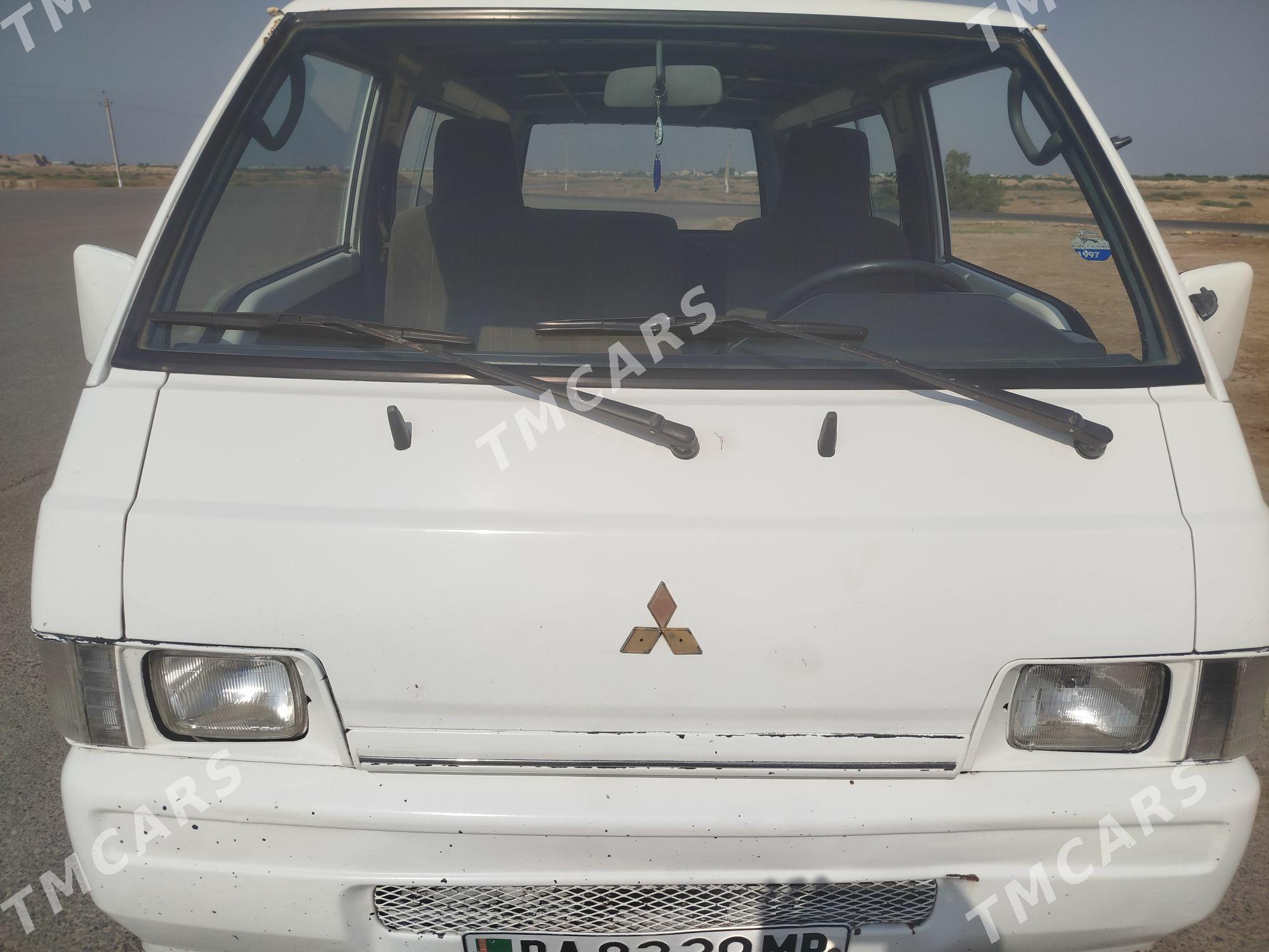 Toyota Hiace 1997 - 40 000 TMT - Oguz han - img 2