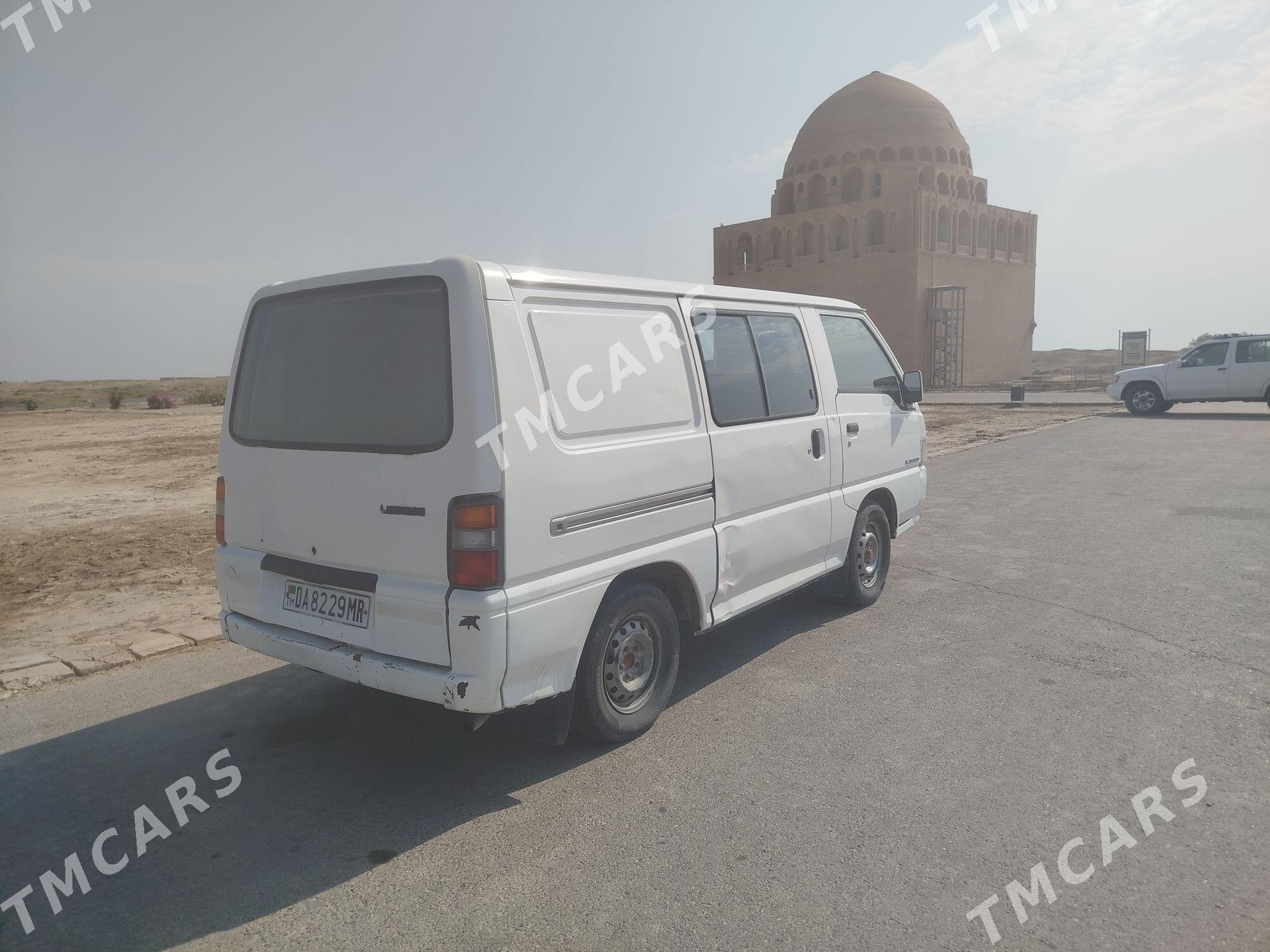 Toyota Hiace 1997 - 40 000 TMT - Oguz han - img 8