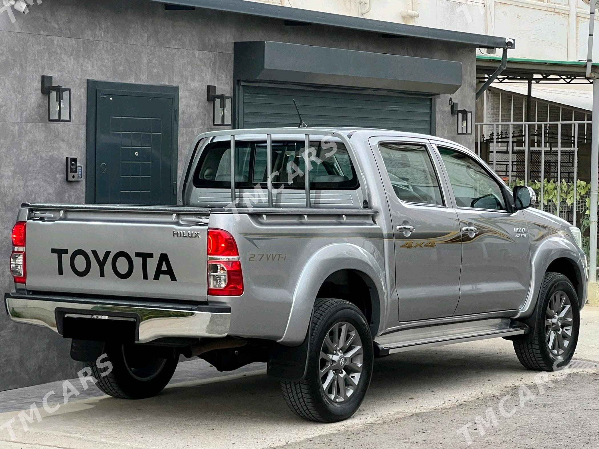 Toyota Hilux 2015 - 460 000 TMT - Türkmenbaşy - img 4