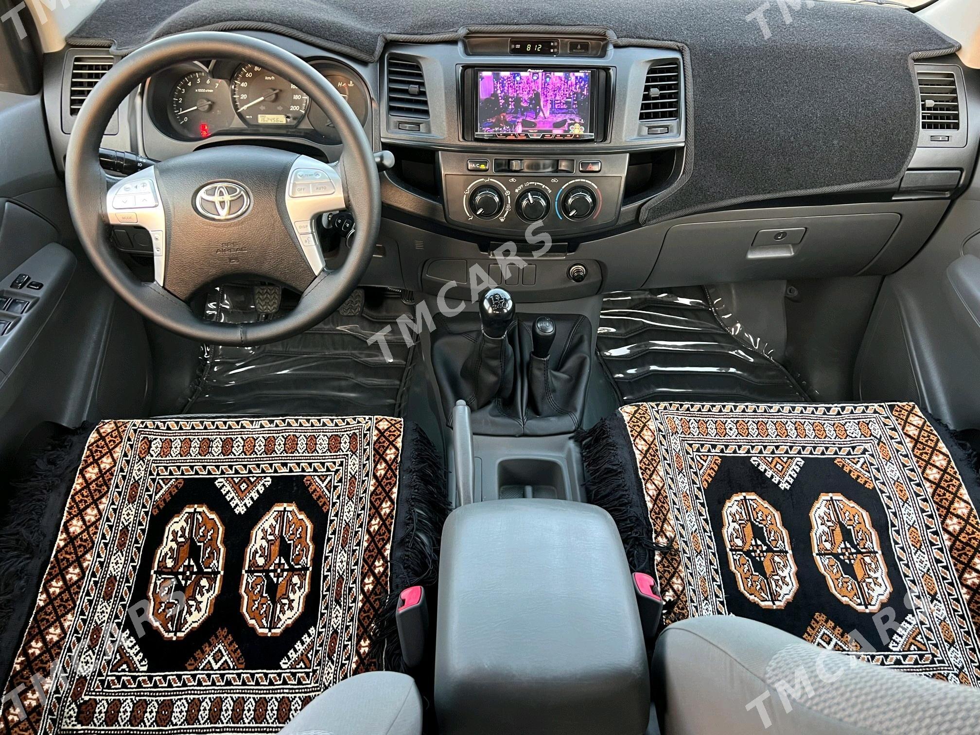 Toyota Hilux 2015 - 460 000 TMT - Türkmenbaşy - img 5