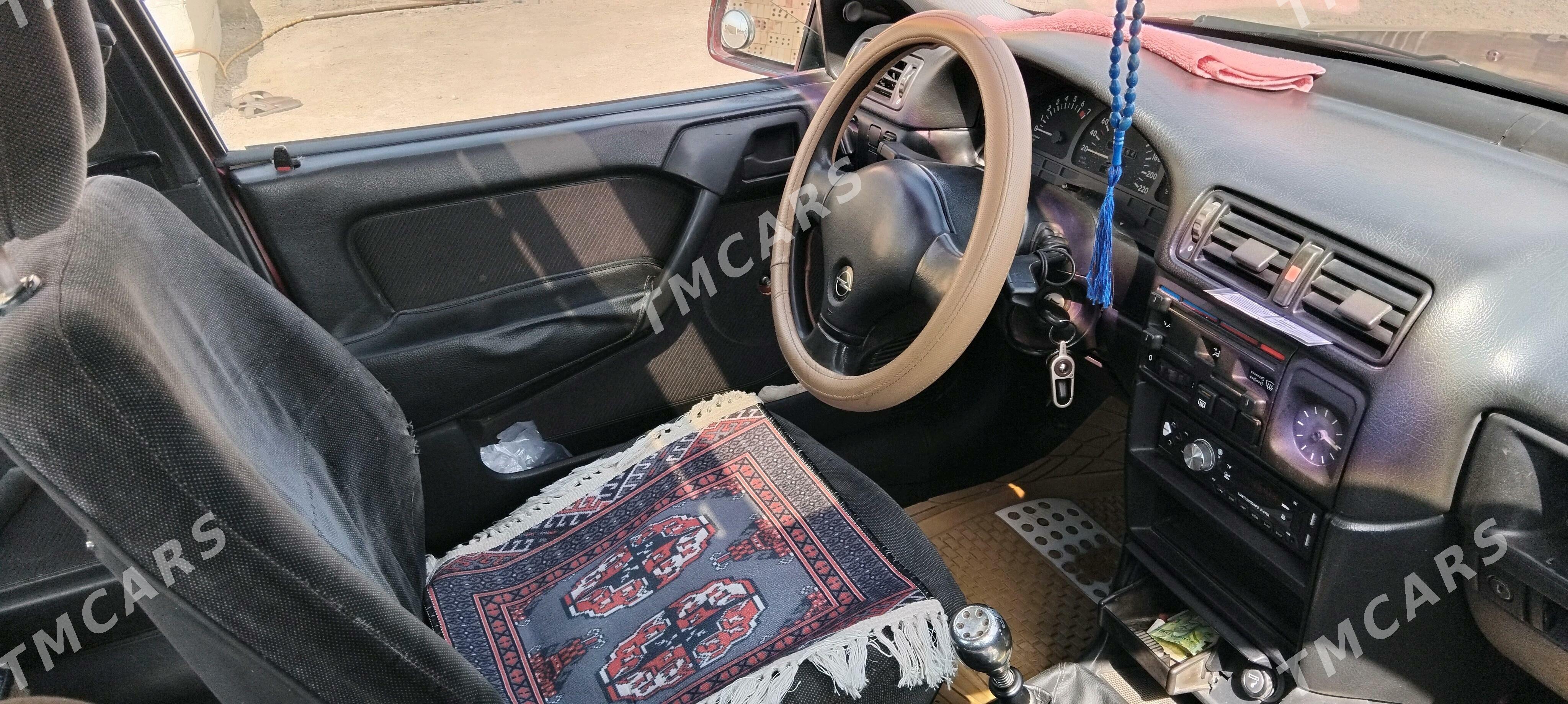 Opel Vectra 1992 - 28 000 TMT - Сакарчага - img 2