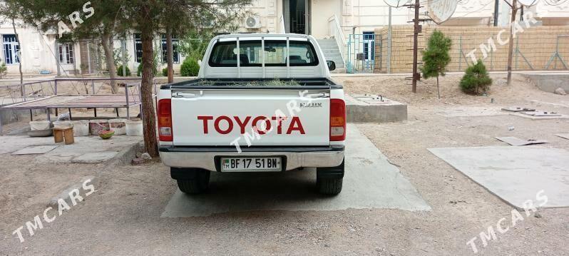 Toyota Hilux 2009 - 210 000 TMT - Türkmenbaşy - img 9