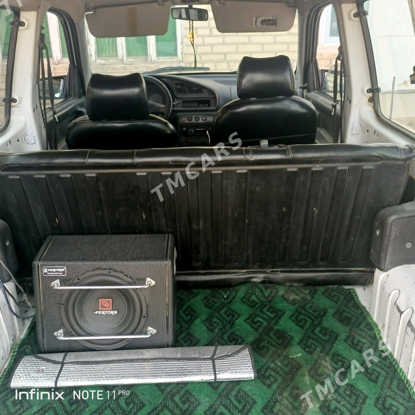 Toyota Carina 1998 - 45 000 TMT - Байрамали - img 2
