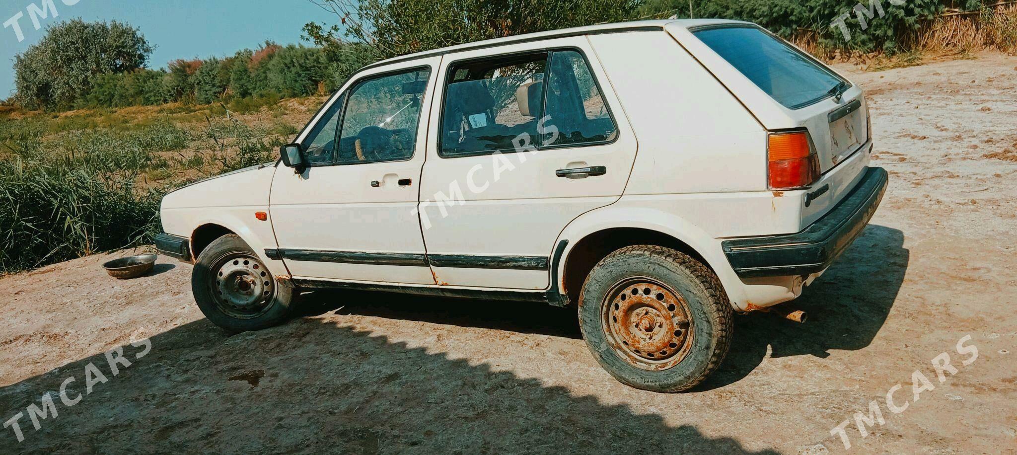 Volkswagen Golf 1985 - 12 000 TMT - Türkmenbaşy etr. - img 3