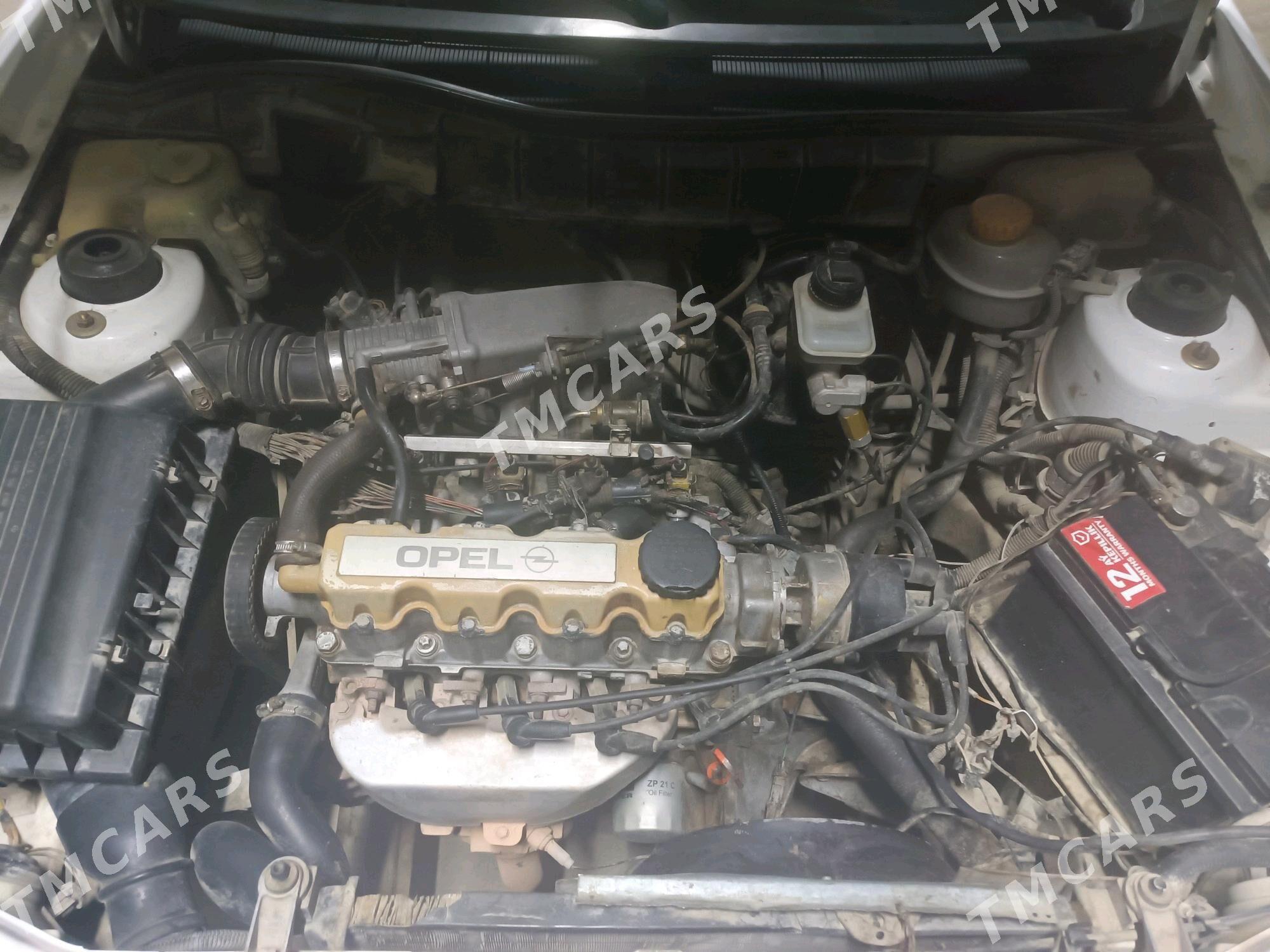 Opel Astra 1992 - 40 000 TMT - Bäherden - img 10
