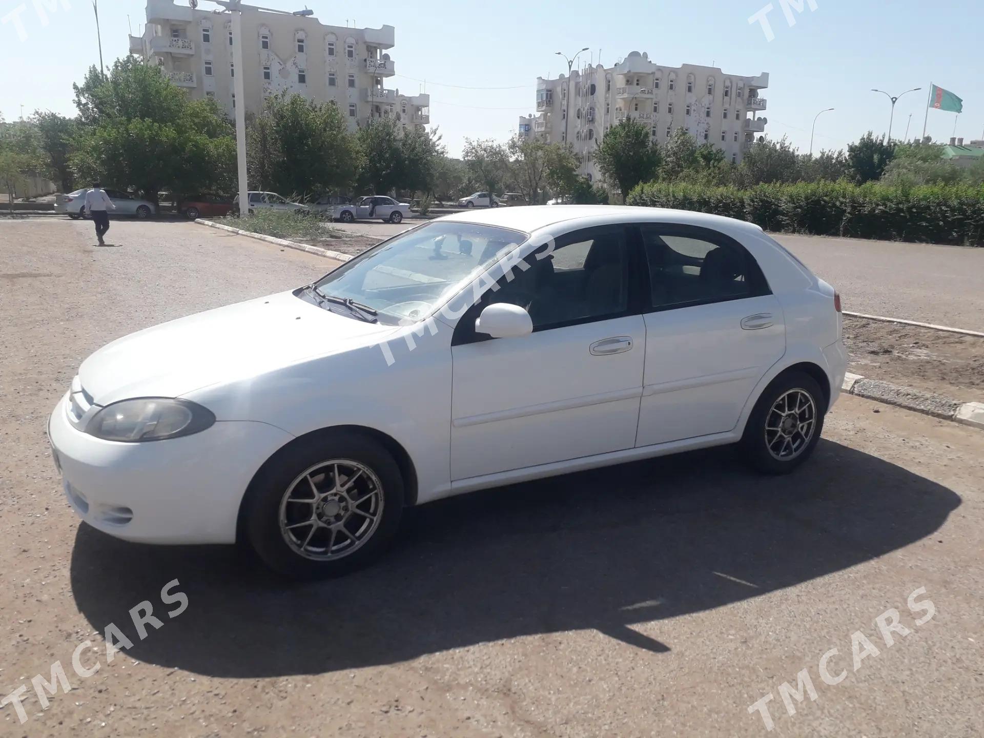 Chevrolet Lacetti 2005 - 70 000 TMT - Дашогуз - img 4
