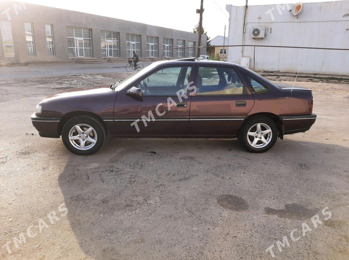 Opel Vectra 1992 - 44 000 TMT - Wekilbazar - img 3