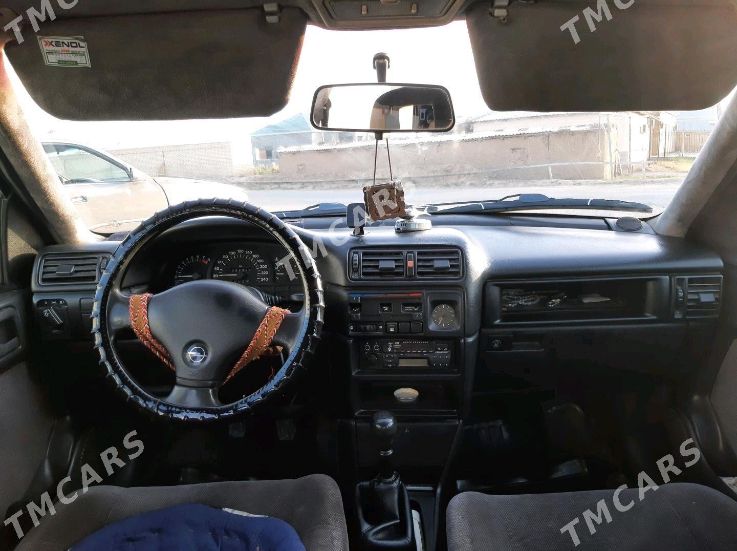 Opel Vectra 1992 - 44 000 TMT - Wekilbazar - img 6