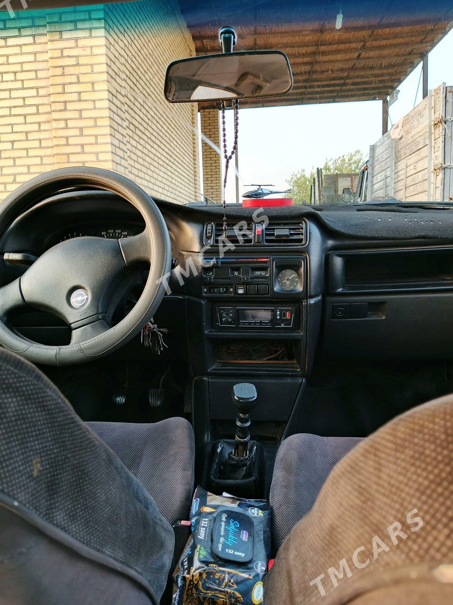 Opel Vectra 1991 - 36 000 TMT - Байрамали - img 1