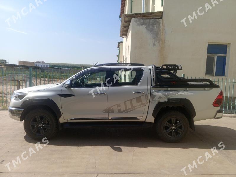Toyota Hilux 2024 - 820 000 TMT - Daşoguz - img 1