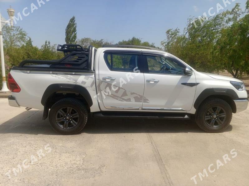 Toyota Hilux 2024 - 820 000 TMT - Daşoguz - img 2