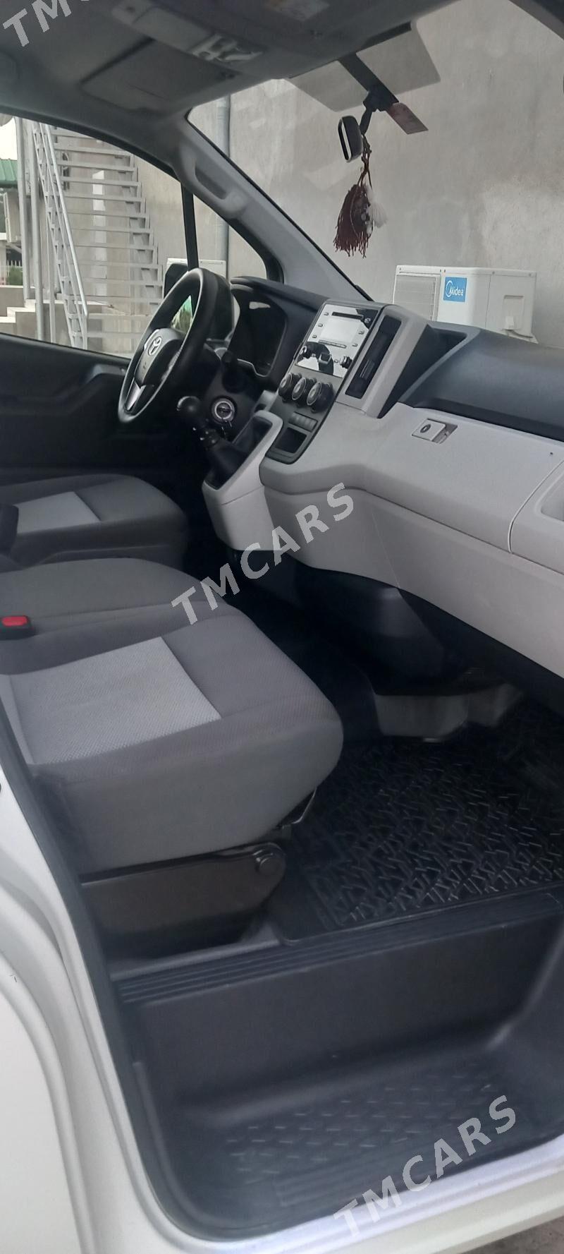 Toyota Hiace 2022 - 500 000 TMT - Garabekewül - img 3