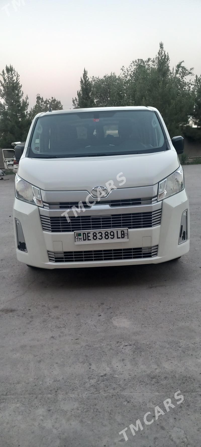 Toyota Hiace 2022 - 500 000 TMT - Garabekewül - img 8