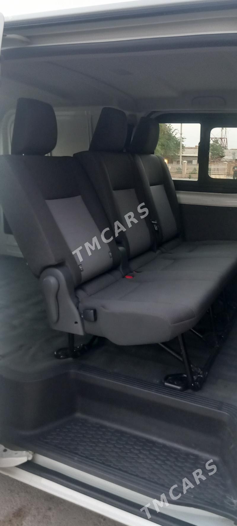 Toyota Hiace 2022 - 500 000 TMT - Garabekewül - img 4