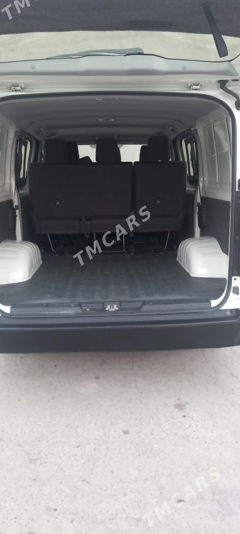 Toyota Hiace 2022 - 500 000 TMT - Garabekewül - img 7