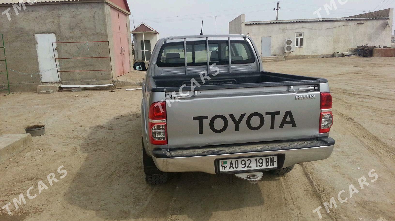 Toyota Hilux 2015 - 360 000 TMT - Gumdag - img 3