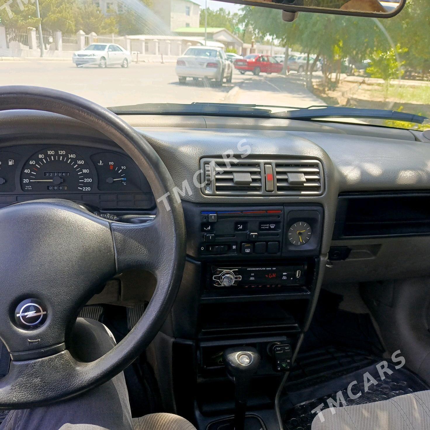 Opel Vectra 1992 - 37 000 TMT - Wekilbazar - img 2