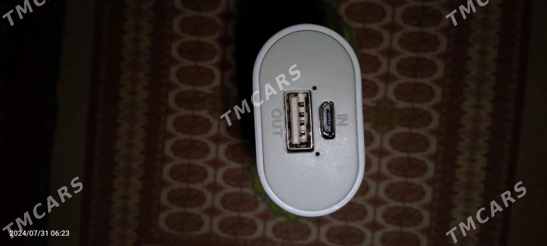 Power Bank zaryatnik - Mary - img 1