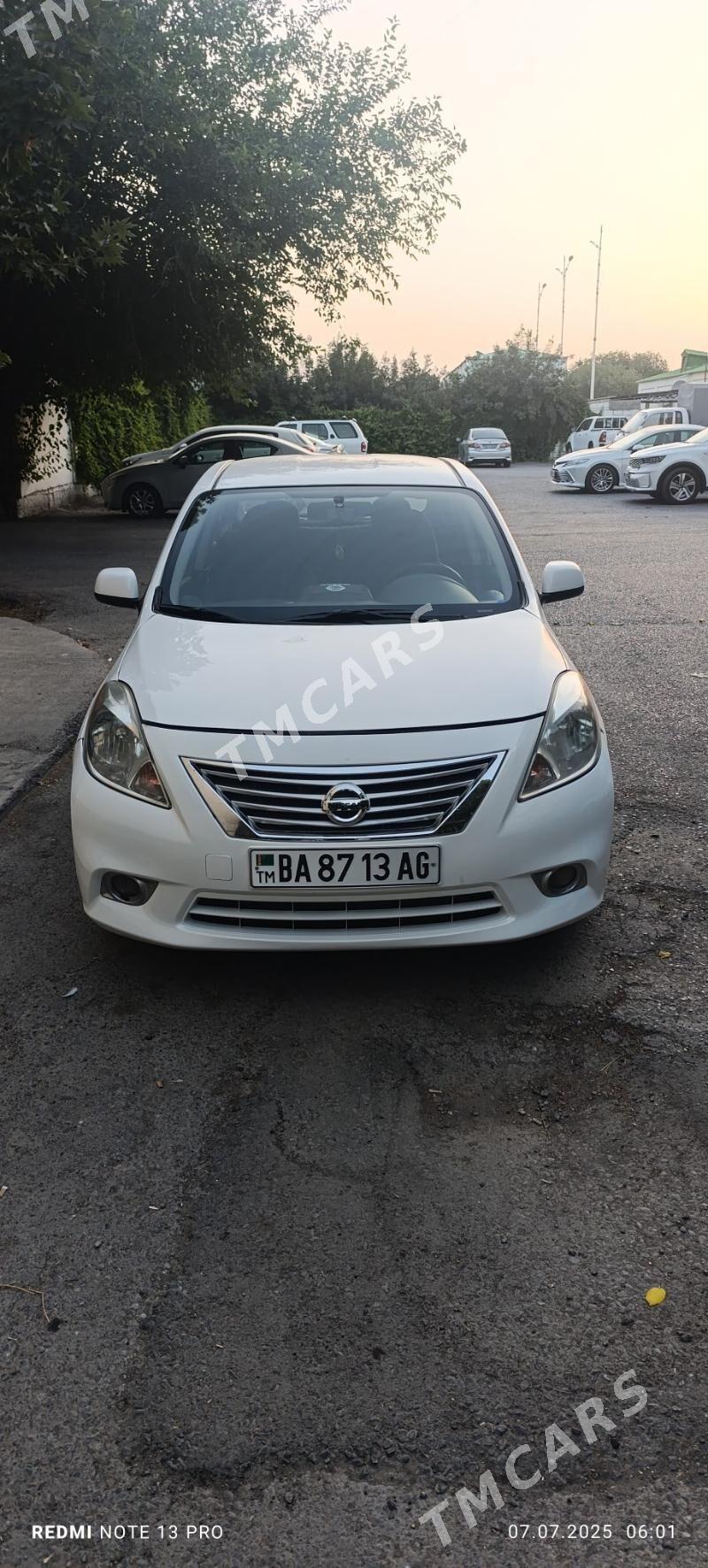Nissan Versa 2012 - 100 000 TMT - Kim raýon - img 4