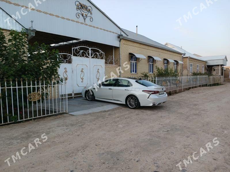 Toyota Camry 2022 - 350 000 TMT - Байрамали - img 3