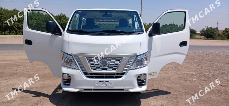 Nissan Urvan 2021 - 305 000 TMT - Керки - img 1